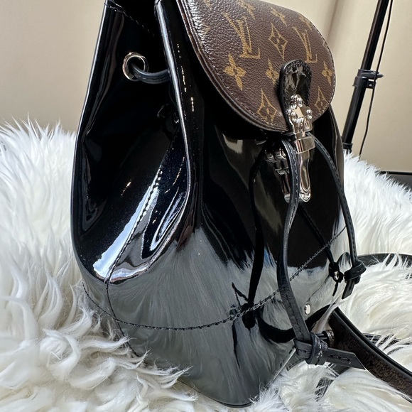 Louis Vuitton Hot Springs Backpack - Picture 2 of 9